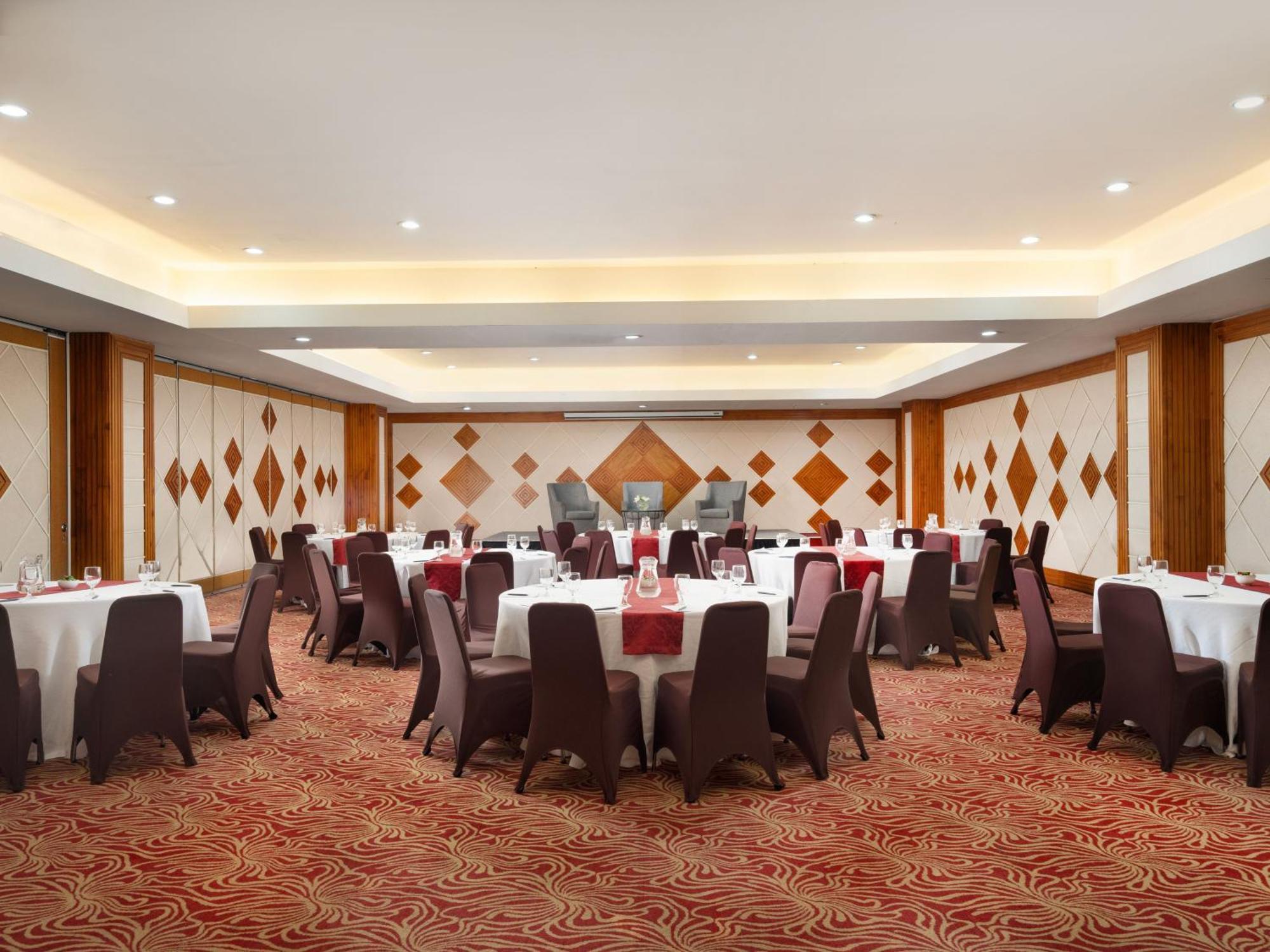 Hotel Santika Premiere Gubeng Surabaya Exterior foto