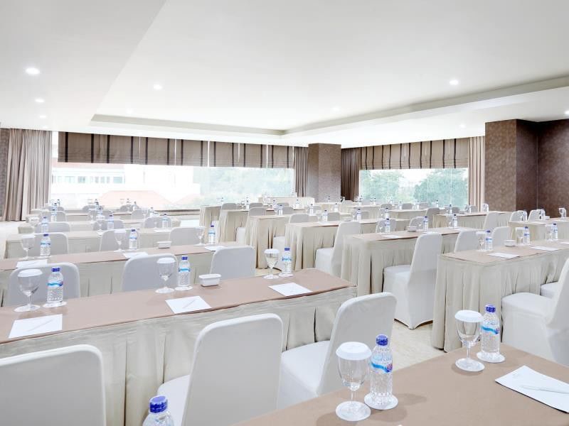 Hotel Santika Premiere Gubeng Surabaya Exterior foto